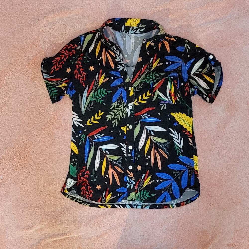 Vibrant Leaf Pattern Button Down Shirt